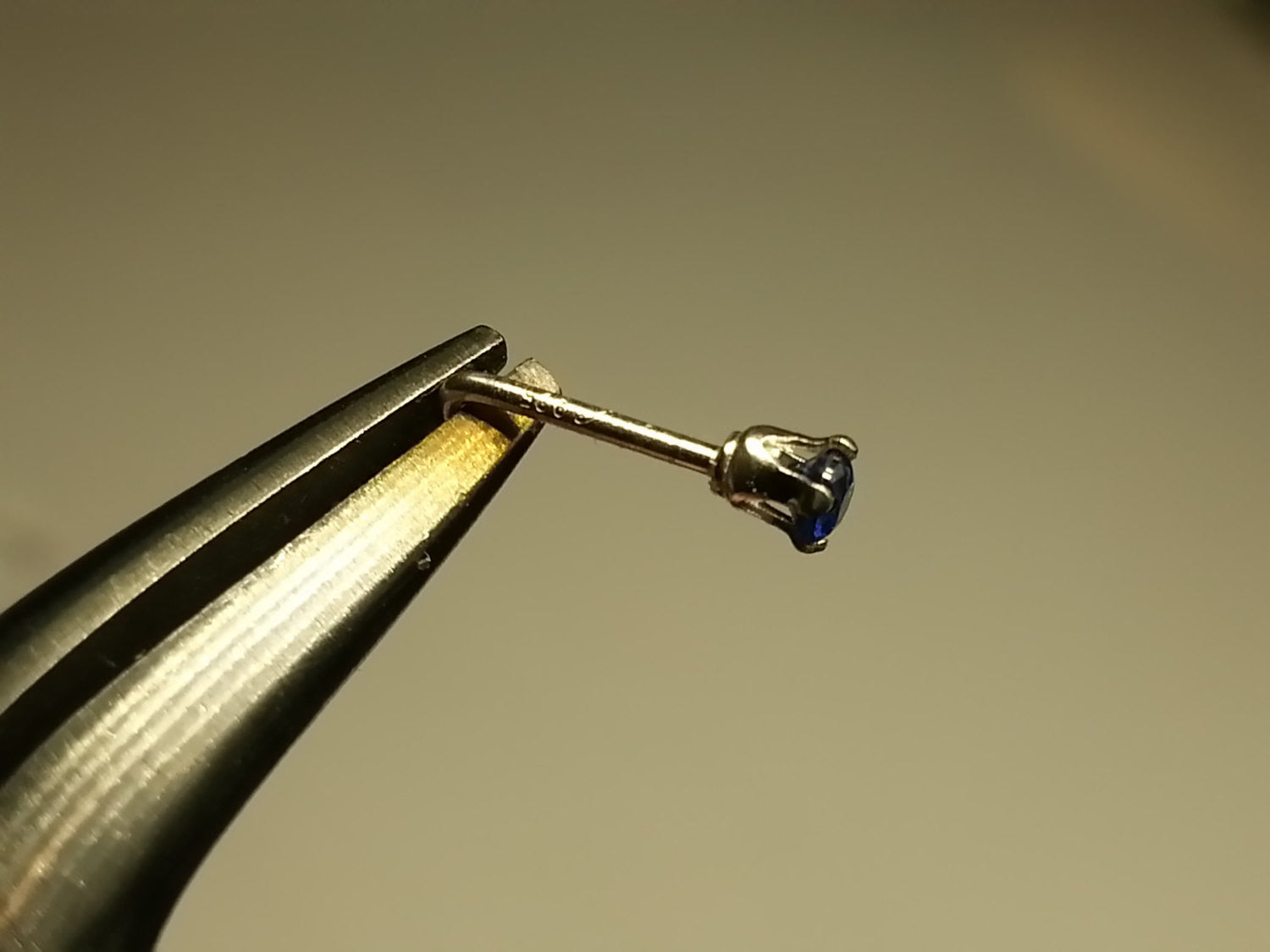 Nose Stud Post - Blue Sapphire 2mm AAA-Grade (Best!) Genuine Natural Blue Sapphire Facetted Stone Sterling Silver, Helix, Tragus, Cartilage